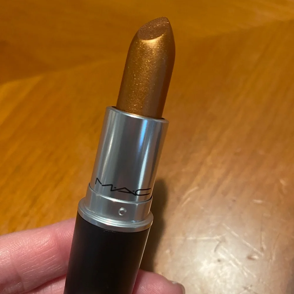 MAC Lipstick Bronze Shimmer